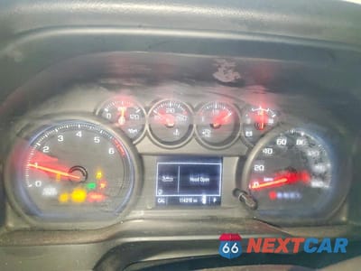 Zdjęcie 9 z 11 samochodu: 2022 CHEVROLET SILVERADO HD TRUCK CAB AND CHASSIS VIN:1GB3WRE74NF187693 - miniatura