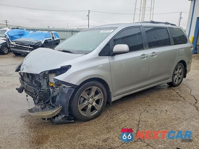 2017 TOYOTA SIENNA SE PREMIUM 8-PASSENGER 5TDXZ3DC8HS821382 - główne zdjęcie licytacji z USA - miniatura