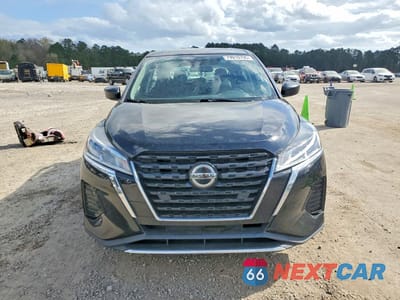 Piąte zdjęcie samochodu w środku: 2021 NISSAN KICKS S VIN:3N1CP5BV3ML544468 - miniatura