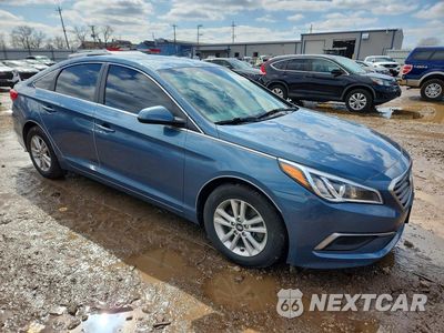 Czwarte zdjęcie samochodu z boku: 2017 HYUNDAI SONATA BASE VIN:5NPE24AF0HH568337 - miniatura