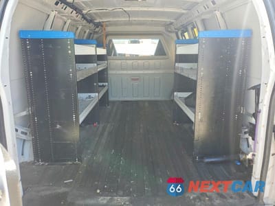 Zdjęcie 10 z 12 samochodu: 2020 CHEVROLET EXPRESS 2500 CARGO UTILITY / SERVICE VAN VIN:1GCWGAFG4L1242157 - miniatura