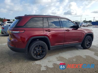 Trzecie zdjęcie samochodu z tyłu: 2025 JEEP GRAND CHEROKEE LAREDO VIN:1C4RJGAG1SC371047 - miniatura