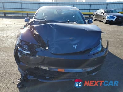 Piąte zdjęcie samochodu w środku: 2025 TESLA MODEL 3 VIN:5YJ3E1EA1SF921055 - miniatura