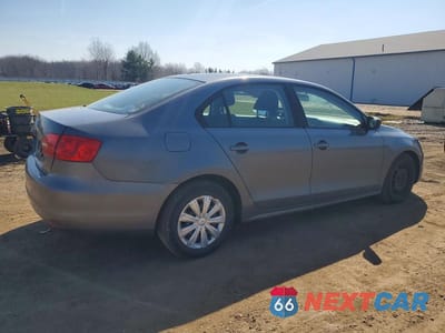 Trzecie zdjęcie samochodu z tyłu: 2011 VOLKSWAGEN JETTA BASE VIN:3VW1K7AJ0BM340521 - miniatura