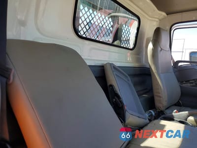 Zdjęcie 11 z 14 samochodu: 2006 ISUZU NPR VIN:JALB4B16067021974 - miniatura