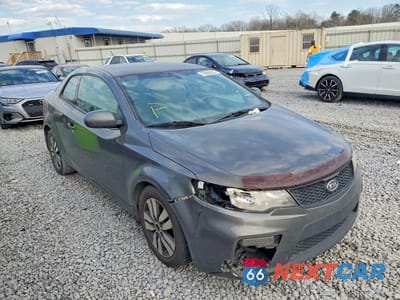 Czwarte zdjęcie samochodu z boku: 2013 KIA FORTE KOUP EX VIN:KNAFU6A24D5684266 - miniatura