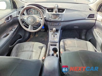 Zdjęcie 8 z 11 samochodu: 2018 NISSAN SENTRA S VIN:3N1AB7AP4JY275576 - miniatura