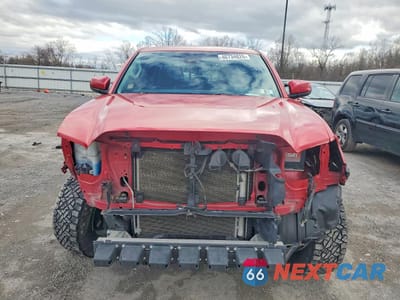 Piąte zdjęcie samochodu w środku: 2021 TOYOTA TACOMA SR V6 VIN:3TMCZ5AN4MM379730 - miniatura