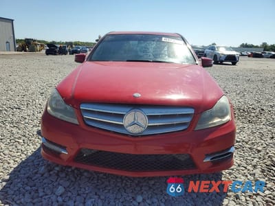 Piąte zdjęcie samochodu w środku: 2013 MERCEDES-BENZ C 250 VIN:WDDGF4HB1DR269870 - miniatura