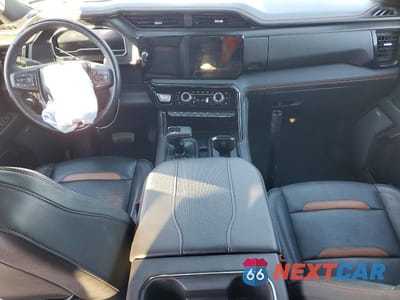 Zdjęcie 8 z 11 samochodu: 2024 GMC SIERRA K1500 AT4 VIN:3GTUUEE83RG391283 - miniatura