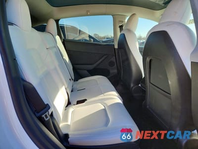 Zdjęcie 10 z 11 samochodu: 2022 TESLA MODEL Y VIN:7SAYGAEE2NF521886 - miniatura
