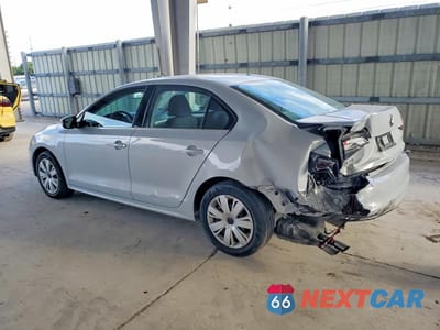 Drugie zdjęcie samochodu z przodu: 2017 VOLKSWAGEN JETTA 4D S VIN:3VW2B7AJ0HM374200 - miniatura