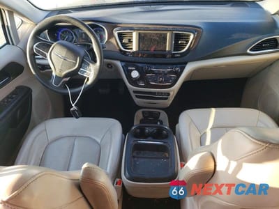 Zdjęcie 8 z 13 samochodu: 2021 CHRYSLER VOYAGER VIN:2C4RC1DG9MR551728 - miniatura