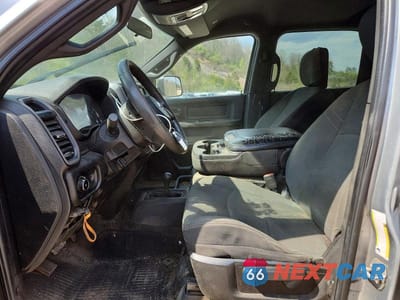 Zdjęcie 7 z 12 samochodu: 2021 RAM 2500 TRADESMAN VIN:3C6UR5CJ1MG679696 - miniatura