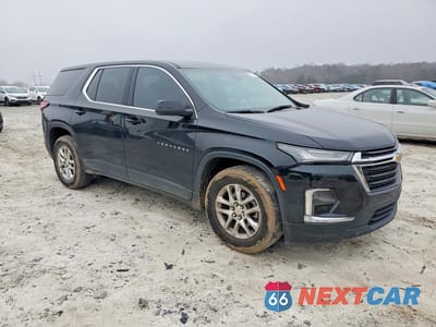 Czwarte zdjęcie samochodu z boku: 2023 CHEVROLET TRAVERSE LS VIN:1GNERFKW4PJ206157 - miniatura