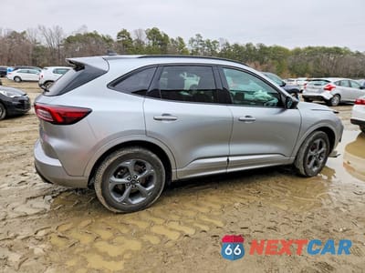 Trzecie zdjęcie samochodu z tyłu: 2023 FORD ESCAPE ST LINE VIN:1FMCU9MN1PUA63070 - miniatura