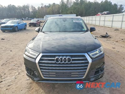 Piąte zdjęcie samochodu w środku: 2017 AUDI Q7 PREMIUM PLUS VIN:WA1LABF78HD023051 - miniatura