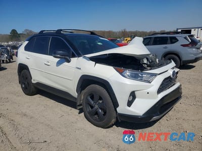 Czwarte zdjęcie samochodu z boku: 2020 TOYOTA RAV4 HYBRID XSE VIN:JTMEWRFV2LD537249 - miniatura