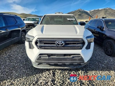 Piąte zdjęcie samochodu w środku: 2025 TOYOTA TACOMA SR VIN:3TYLD5KN4ST013331 - miniatura