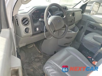 Zdjęcie 8 z 12 samochodu: 2015 FORD ECONOLINE E350 SUPER DUTY CUTAWAY VAN VIN:1FDWE3FL8FDA25689 - miniatura