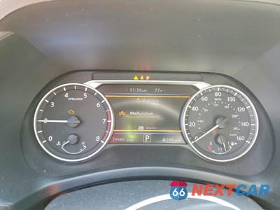 Zdjęcie 9 z 12 samochodu: 2025 NISSAN SENTRA SR VIN:3N1AB8DV2SY293589 - miniatura