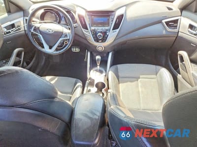 Zdjęcie 8 z 12 samochodu: 2013 HYUNDAI VELOSTER BASE VIN:KMHTC6AD0DU167395 - miniatura