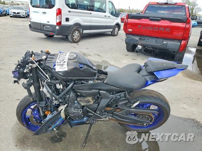 Trzecie zdjęcie samochodu z tyłu: 2024 YAMAHA YZFR7 VIN:JYARM38E4RA009347 - miniatura