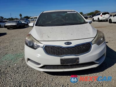 Piąte zdjęcie samochodu w środku: 2016 KIA FORTE LX VIN:KNAFK4A69G5544134 - miniatura