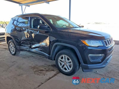 Czwarte zdjęcie samochodu z boku: 2020 JEEP COMPASS SPORT VIN:3C4NJDAB8LT242780 - miniatura