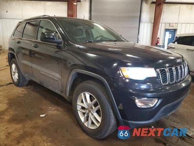 Czwarte zdjęcie samochodu z boku: 2018 JEEP GRAND CHEROKEE LAREDO VIN:1C4RJFAG0JC257825 - miniatura
