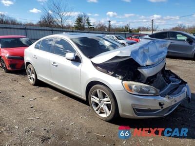 Czwarte zdjęcie samochodu z boku: 2015 VOLVO S60 PREMIER VIN:YV1612TK1F2356285 - miniatura