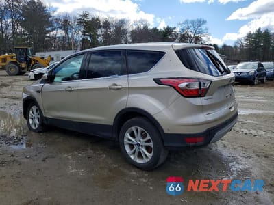 Drugie zdjęcie samochodu z przodu: 2017 FORD ESCAPE SE VIN:1FMCU9GD0HUA73335 - miniatura