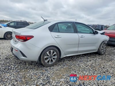 Trzecie zdjęcie samochodu z tyłu: 2023 KIA RIO S VIN:3KPA24AD8PE564861 - miniatura