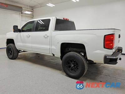 Drugie zdjęcie samochodu z przodu: 2017 CHEVROLET SILVERADO K1500 LT VIN:3GCUKREC9HG449588 - miniatura