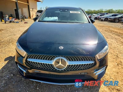 Piąte zdjęcie samochodu w środku: 2019 MERCEDES-BENZ A 220 VIN:WDD3G4EB7KW013800 - miniatura