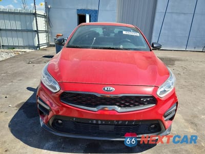 Piąte zdjęcie samochodu w środku: 2021 KIA FORTE GT VIN:3KPF44AC0ME323962 - miniatura