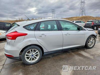 Trzecie zdjęcie samochodu z tyłu: 2015 FORD FOCUS SE VIN:1FADP3K27FL269266 - miniatura