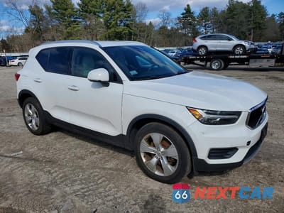 Czwarte zdjęcie samochodu z boku: 2020 VOLVO XC40 T4 MOMENTUM VIN:YV4AC2HK8L2264988 - miniatura