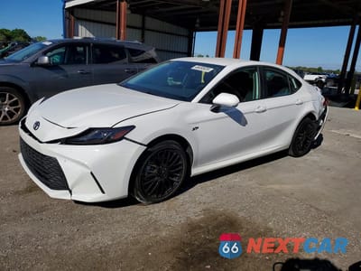 2026 TOYOTA CAMRY LE 4T1DAACK4TU686425 - główne zdjęcie licytacji z USA - miniatura