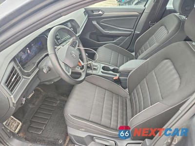 Zdjęcie 7 z 12 samochodu: 2023 VOLKSWAGEN JETTA SPORT VIN:3VWBM7BU5PM058048 - miniatura
