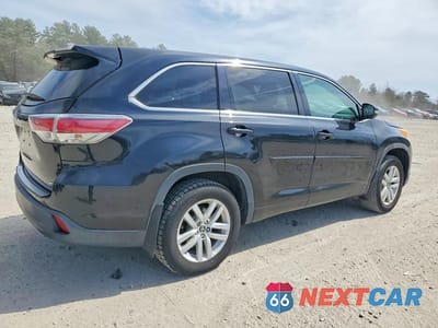 Trzecie zdjęcie samochodu z tyłu: 2016 TOYOTA HIGHLANDER LE VIN:5TDBKRFH7GS337812 - miniatura