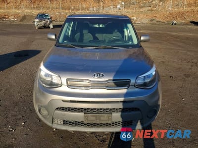 Piąte zdjęcie samochodu w środku: 2018 KIA SOUL BASE VIN:KNDJN2A28J7555742 - miniatura