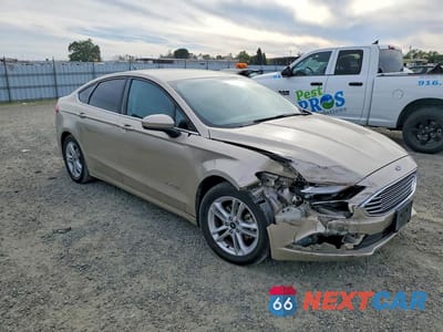 Czwarte zdjęcie samochodu z boku: 2018 FORD FUSION SE HYBRID VIN:3FA6P0LU2JR226925 - miniatura