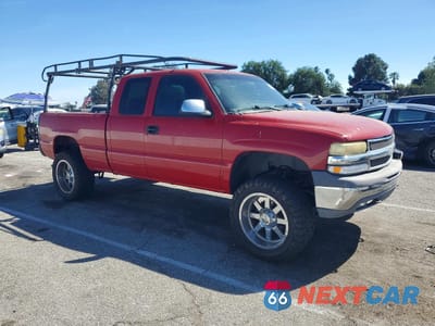 Czwarte zdjęcie samochodu z boku: 2001 CHEVROLET SILVERADO K1500 VIN:2GCEK19T311378032 - miniatura