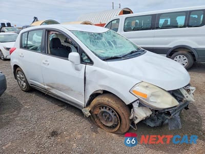 Czwarte zdjęcie samochodu z boku: 2011 NISSAN VERSA 1.8 S VIN:3N1BC1CP2BL499536 - miniatura