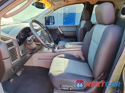 Zdjęcie 7 z 12 samochodu: 2004 NISSAN TITAN XE VIN:1N6AA06A24N575675 - miniatura