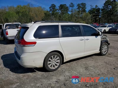 Trzecie zdjęcie samochodu z tyłu: 2014 TOYOTA SIENNA LIMITED 7-PASSENGER VIN:5TDYK3DCXES447832 - miniatura
