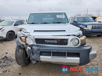 Piąte zdjęcie samochodu w środku: 2007 TOYOTA FJ CRUISER VIN:JTEBU11F270051334 - miniatura