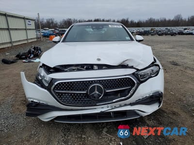 Piąte zdjęcie samochodu w środku: 2026 MERCEDES-BENZ E 350 4MATIC VIN:W1KLF4HB3TA250748 - miniatura