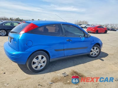 Trzecie zdjęcie samochodu z tyłu: 2001 FORD FOCUS ZX3 VIN:3FAFP31301R135471 - miniatura